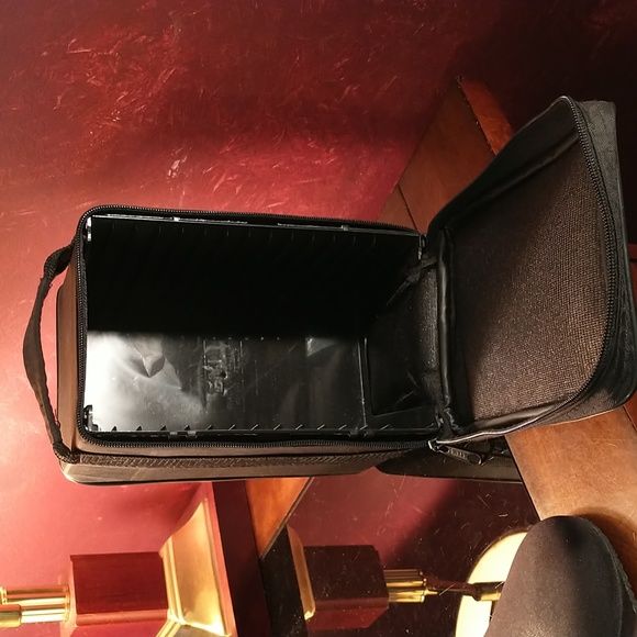 CASEIT ZIP-UP CD STORAGE CARRY CASE - Pre-owned - Picture 7 of 8